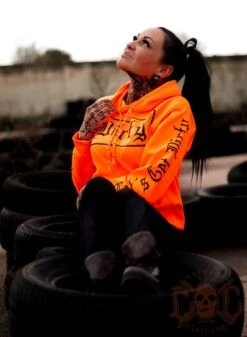 Dirty Unisex Hoodie, Neon Orange -Straßenmode Kleidung dirty unisex hoodie neon orange 4