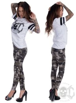 EXc White N Black Striped Skull Mesh Tee -Straßenmode Kleidung exc white n black striped skull mesh tee 2