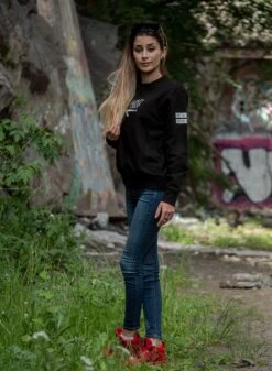 Rebel For Life We Don´t Name Drop Unisex Sweatshirt, Black -Straßenmode Kleidung rebel for life we dont name drop unisex sweatshirt black 2
